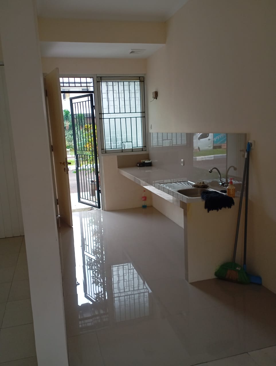 Rumah Disewakan di Cluster Aquatic Garden Grand Wisata